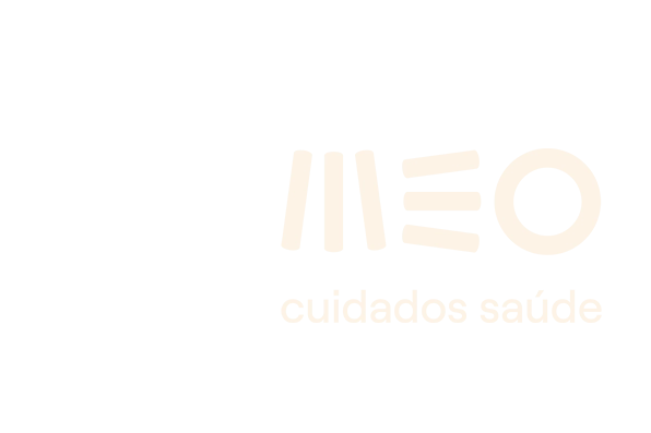 Decorativo de 4 cruzes médicas com o logo MEO Cuidados de Saúde.
